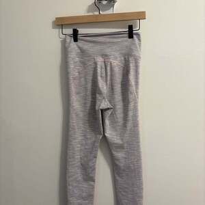 Outdoor Voices Flow 7/8 Hi-Rise Leggings, Oatmeal Stripe